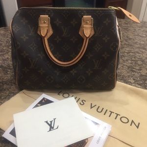 AUTHENTIC LOUIS VUITTON MONOGRAM SPEEDY 25
